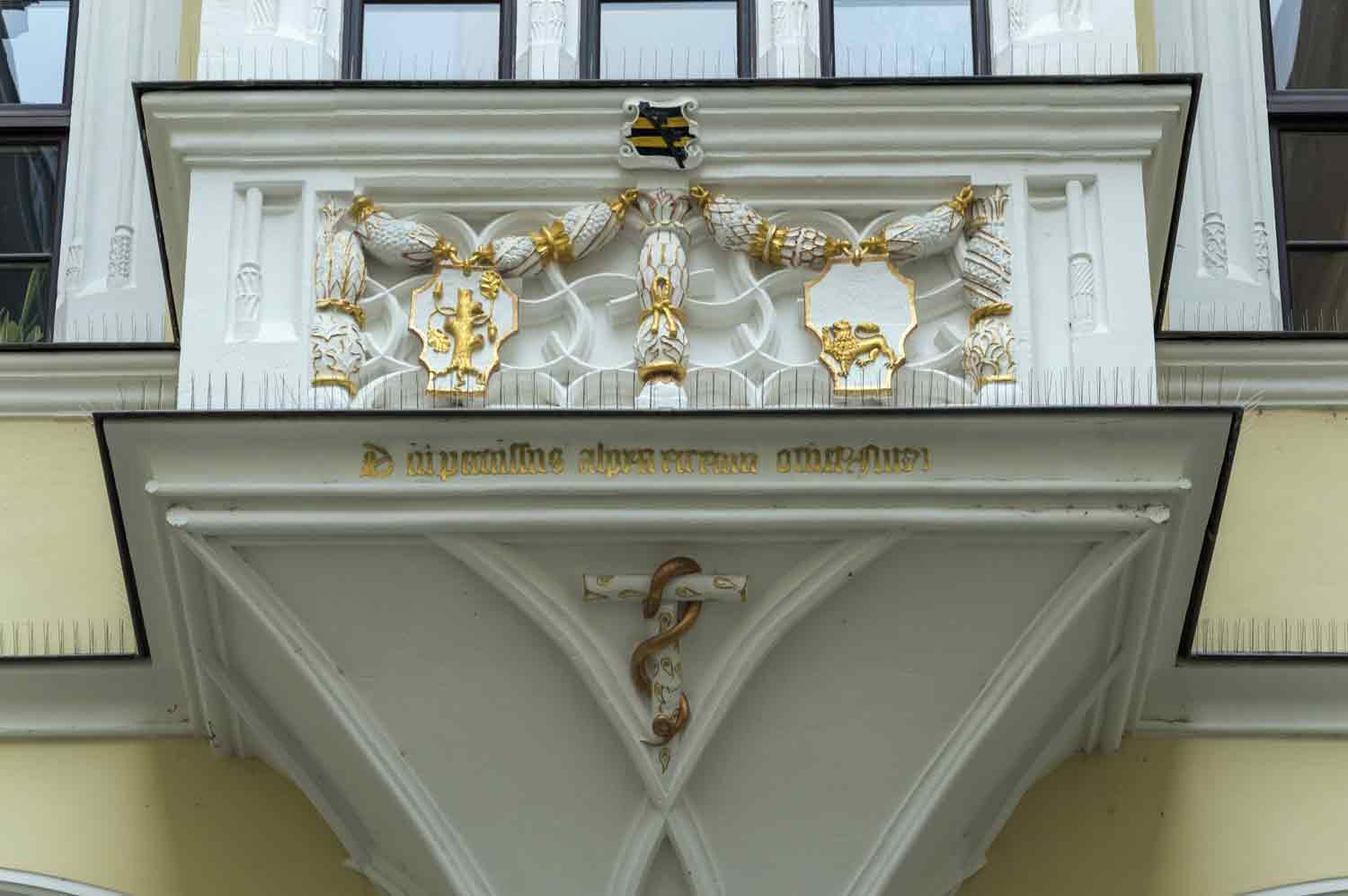 Relief an Fassade
